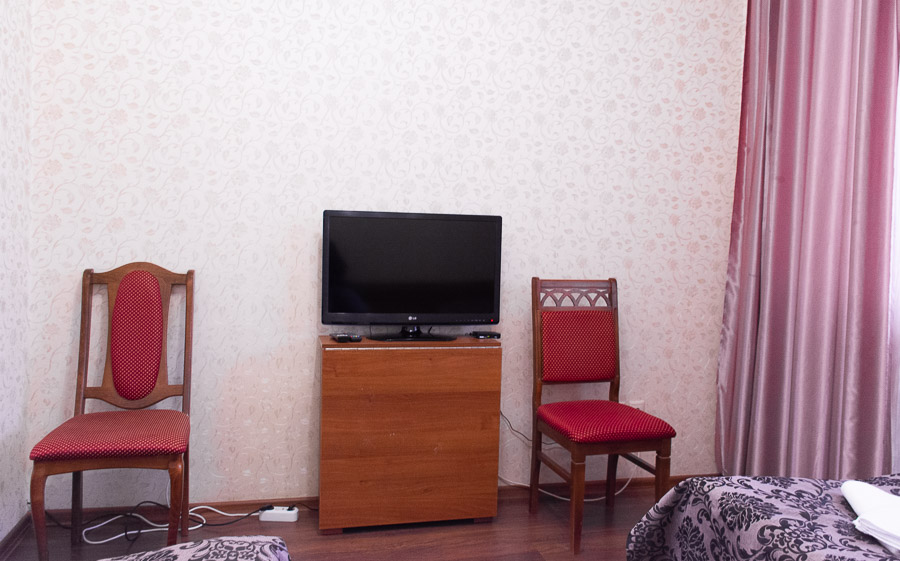 Фотография телевизора в двухместном номере "Стандарт" санатория Радуга